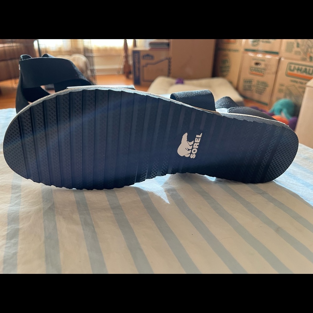 Never worn size 7 Sorel scandals